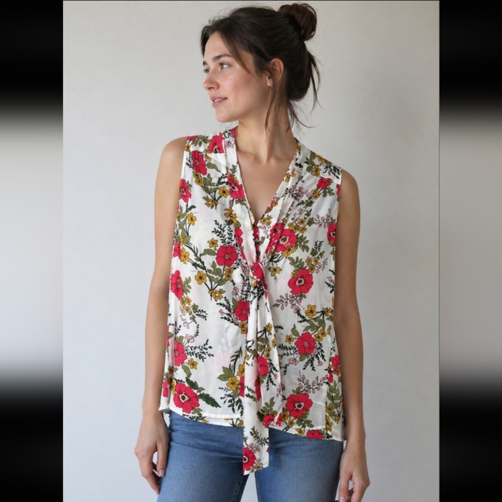 FUN 2 FUN  floral sleeveless v neck sash M
